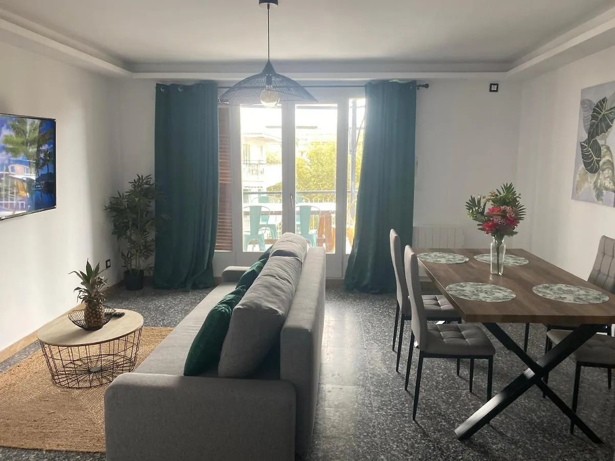 SALOU : SPACIEUX APPARTEMENT 100 M2 vue sur mer Espagne